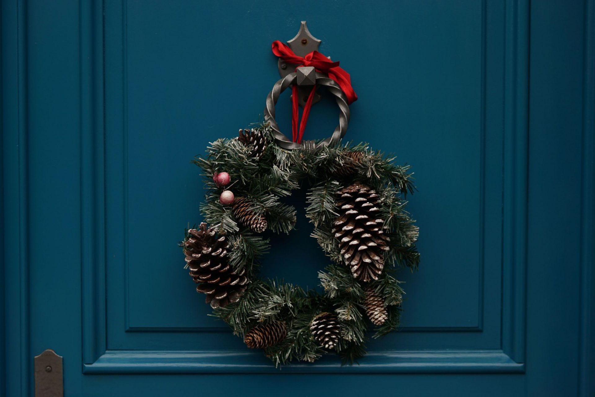 Festive door decoration