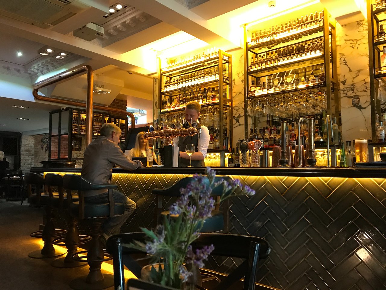Bar at the black Ivy restaurant
