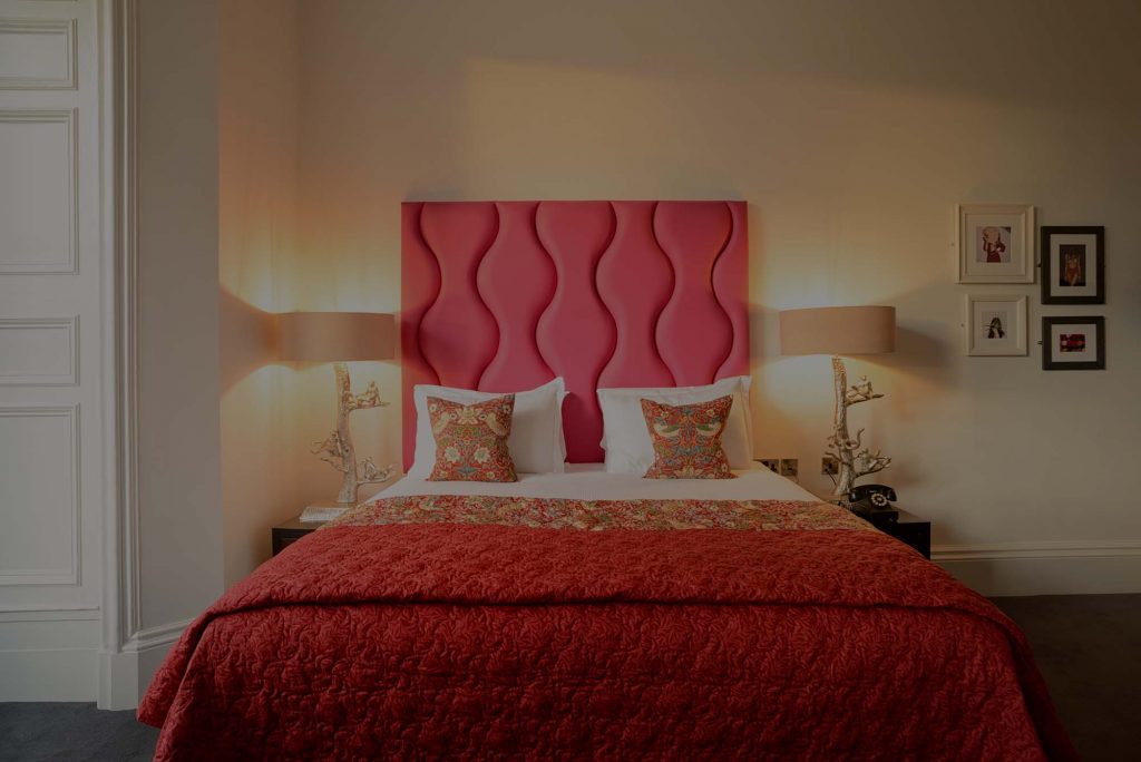 Black Ivy Hotel bed