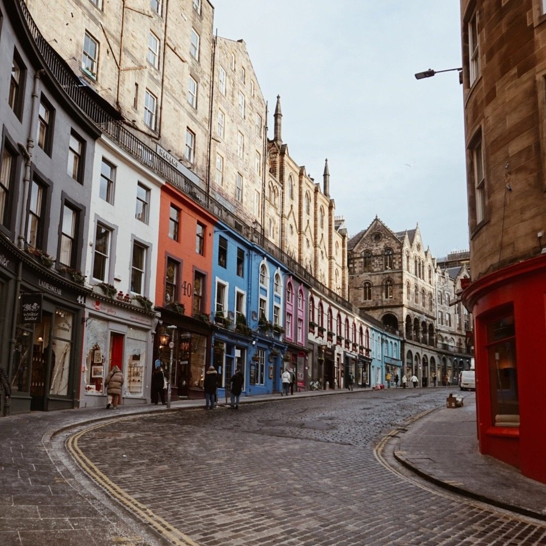 Where Should You Stay in Edinburgh